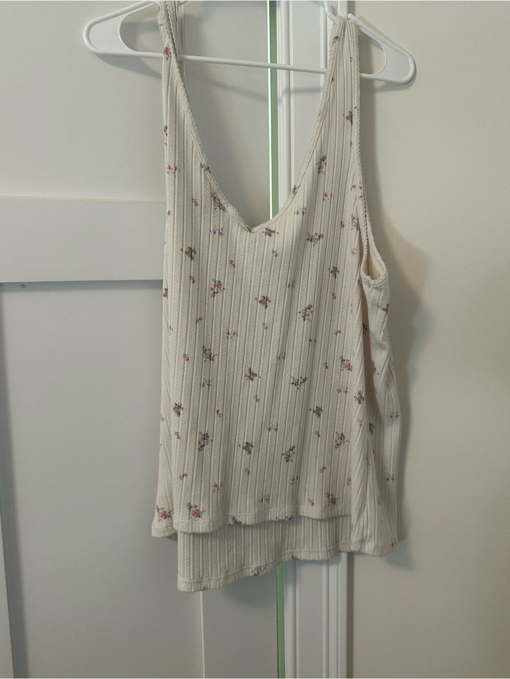 Universal Thread Cream Floral Ribbed V-Neck Tank - Picture 5 of 5